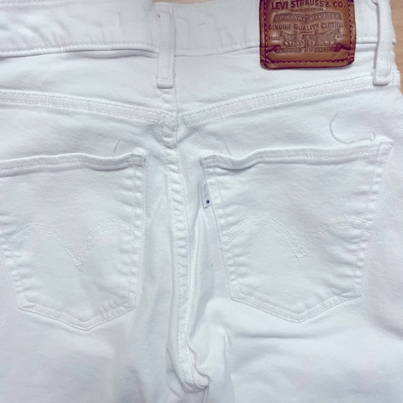 White Levis Skinny Jeans - Picture 5 of 6